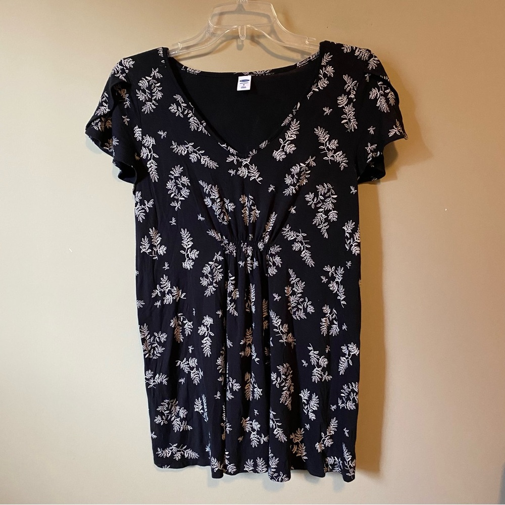 Old Navy Maternity Top Black & White